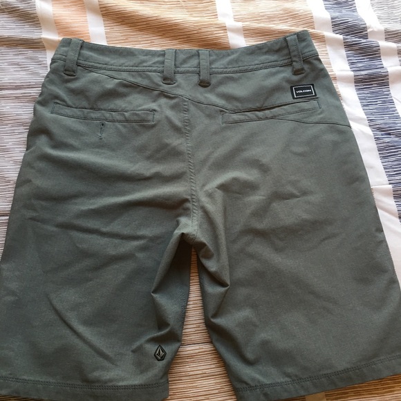 Volcom hybrid shorts - Picture 2 of 3